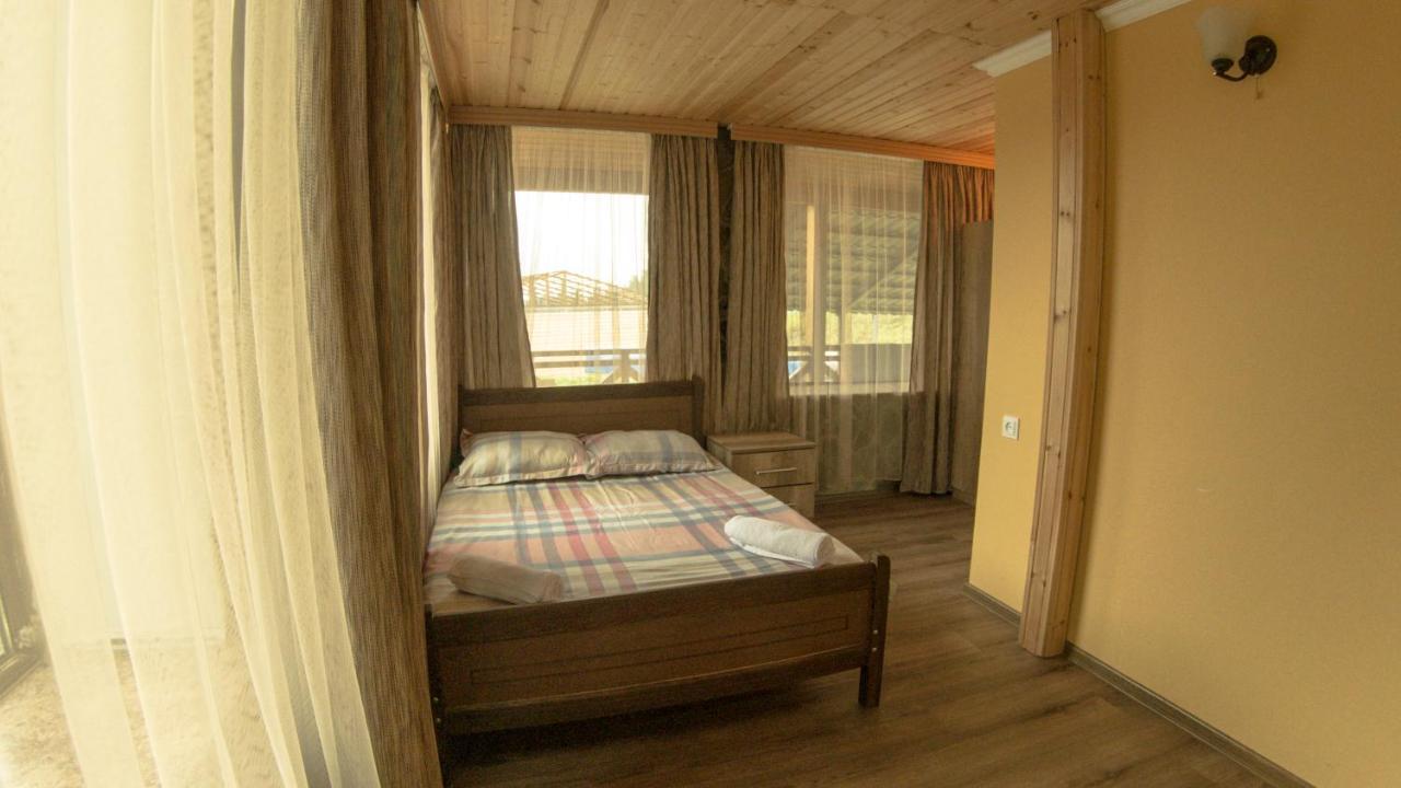 Hotel Eco House In บาคูเรียนี ภายนอก รูปภาพ
