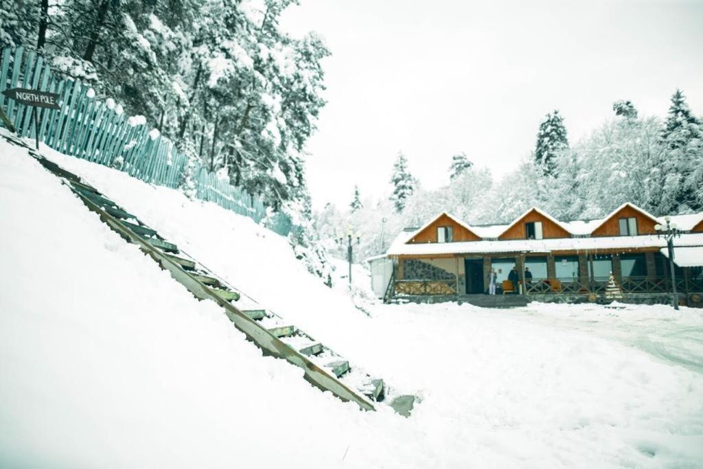 Hotel Eco House In บาคูเรียนี ภายนอก รูปภาพ