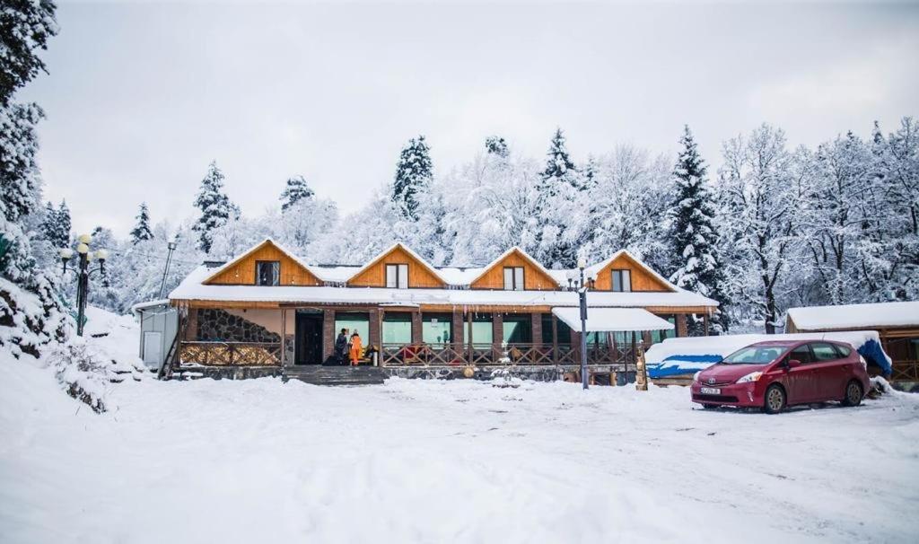 Hotel Eco House In บาคูเรียนี ภายนอก รูปภาพ